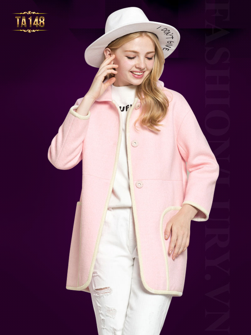 Kiểu áo khoác dạ hồng oversize giúp bạn trở nên điệu đà hơn