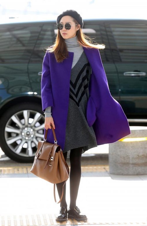  Áo khoác dạ kiểu đẹp màu tím sành điệu được Gong Hyo Jin kết hợp cùng đầm liền mùa đông 