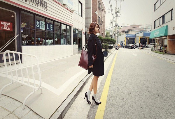 Cách mặc áo khoác dạ đẹp chuẩn phong cách Hàn Quốc