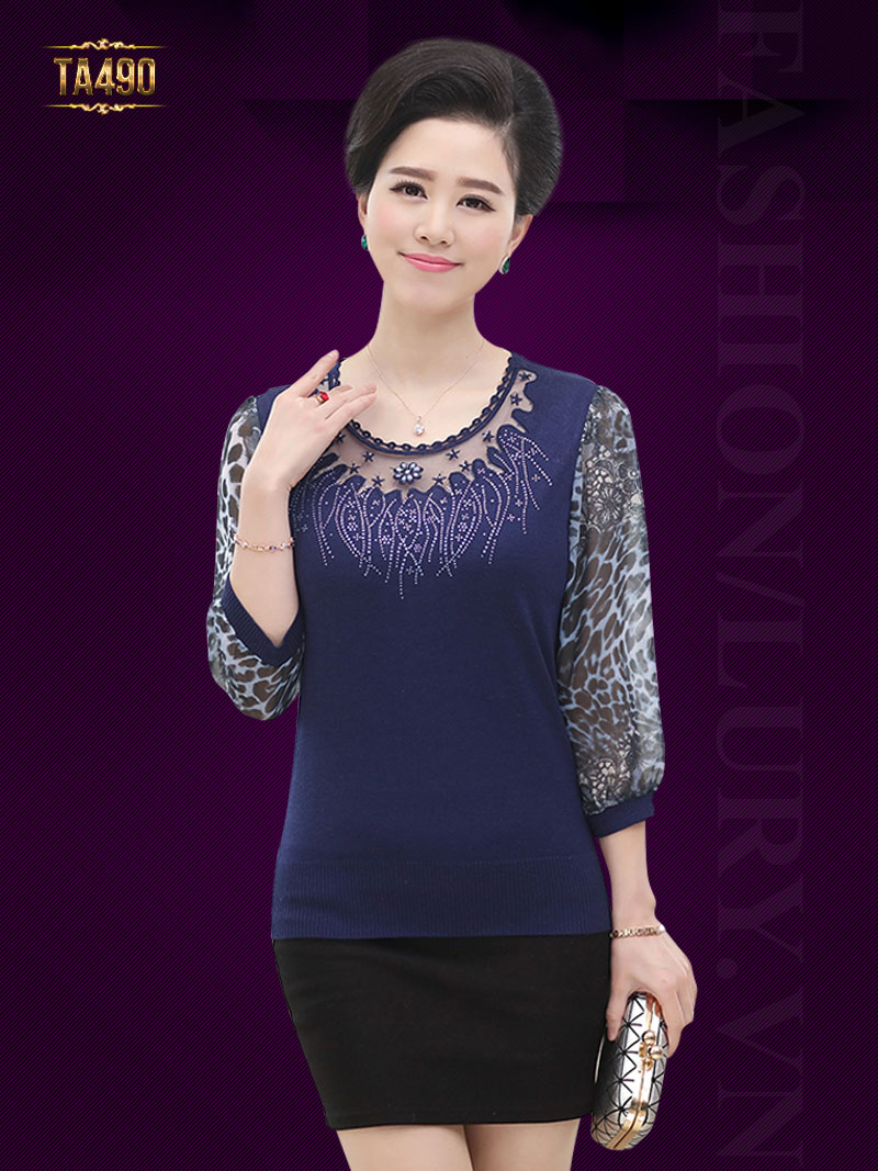 Shop thời trang cao cấp Lury cung cấp các thiết kế áo len nữ mang phong cách Hàn Quốc