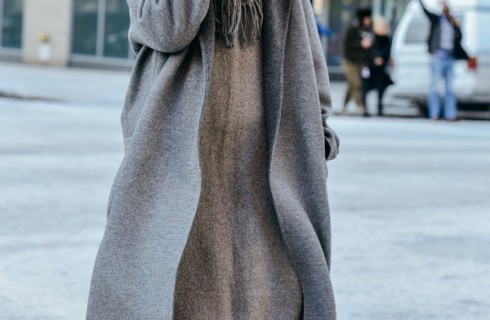 Áo khoác dạ nữ bụi tung hoành street style New York 2017